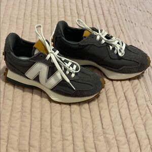 New Balance 327 size 6.5  Gray Sneakers with White Accents worn once like new